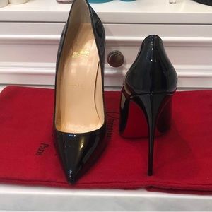 Never worn Christian Louboutin “so Kate” heel